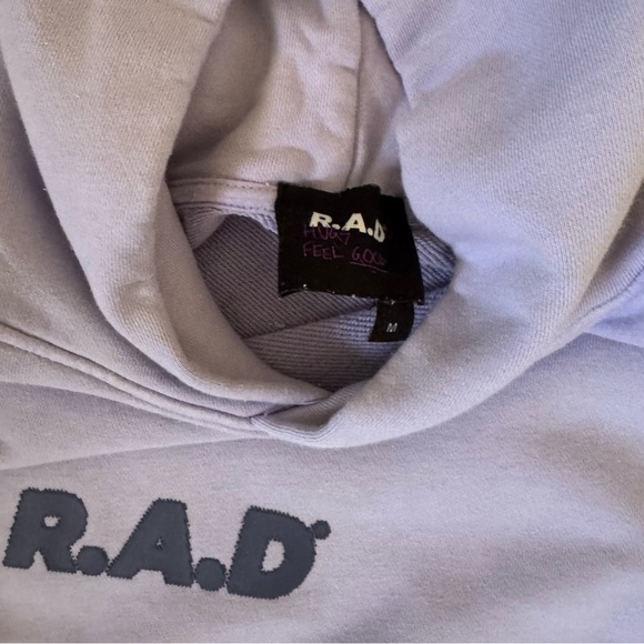 R.A.D CREW HOODED SWEAT in BABY LAV - Picture 3 of 7